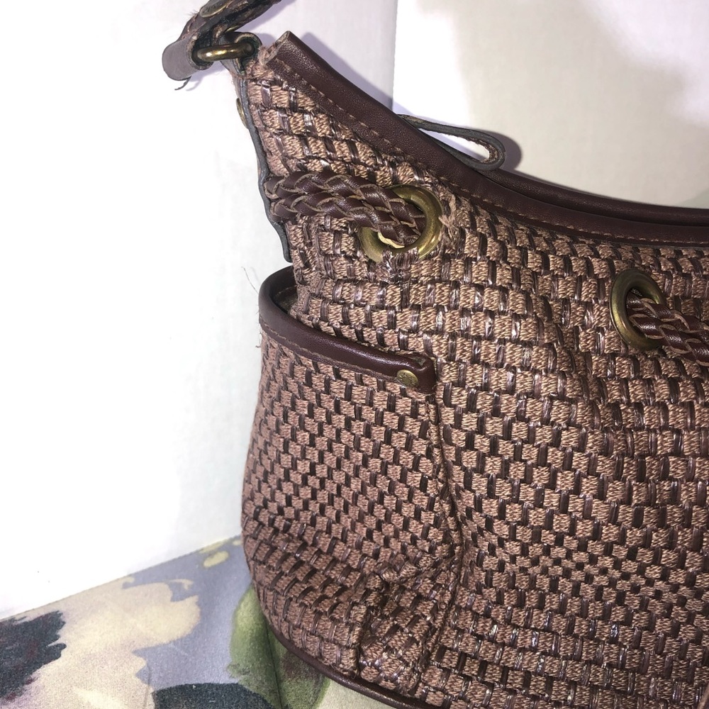 Relic Weaved Tassel Purse - Picture 3 of 15